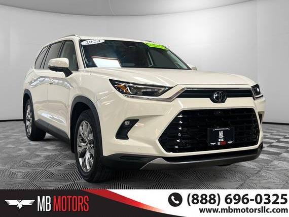 TOYOTA GRAND HIGHLANDER 2024 5TDACAB52RS001090 image